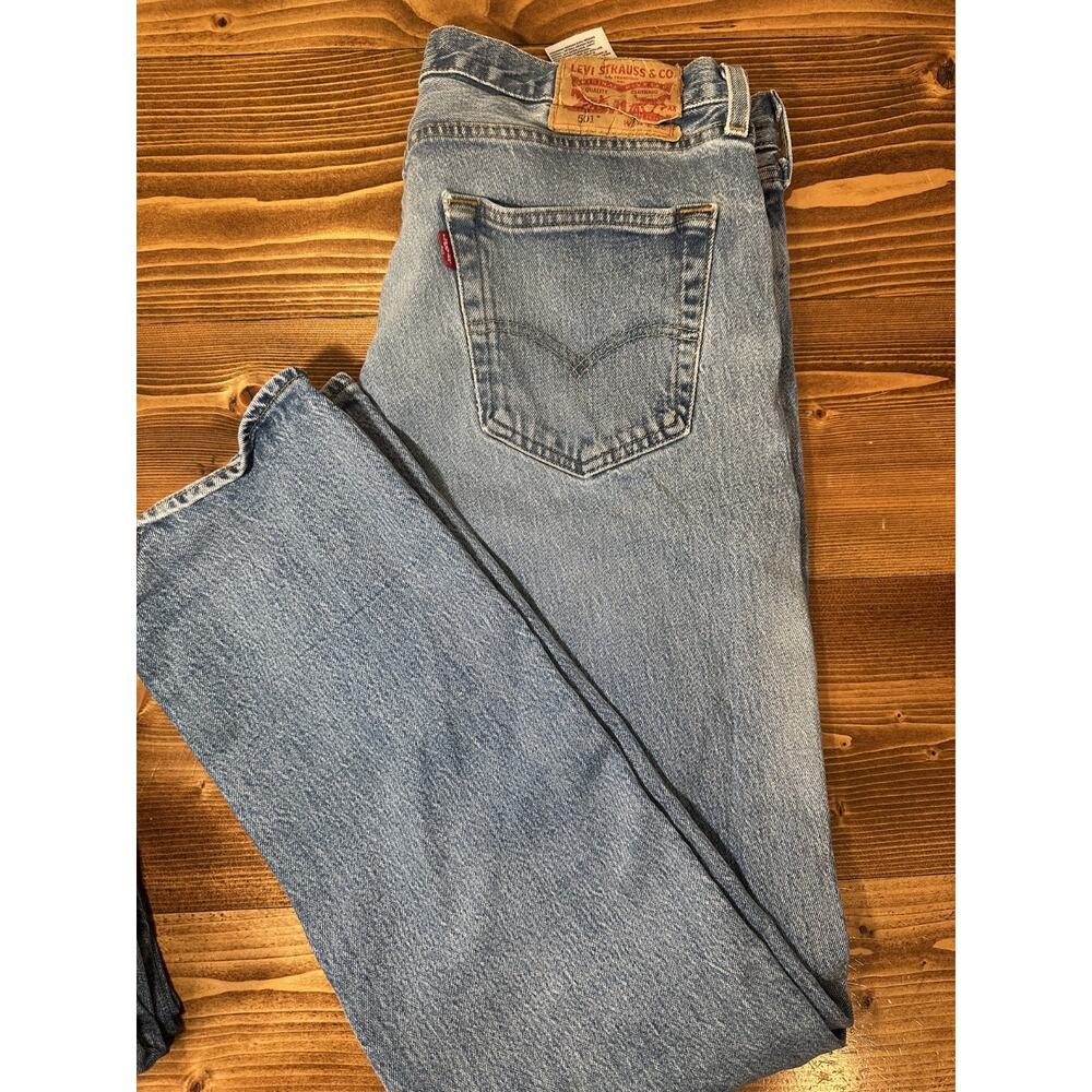 Levi's 501 Jeans Men's 34x32 Blue Cotton Denim Straight Leg Button Fly Workwear